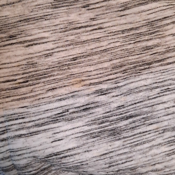 Marmot Grey And White Annie Quilted Pullover - Picture 9 of 9